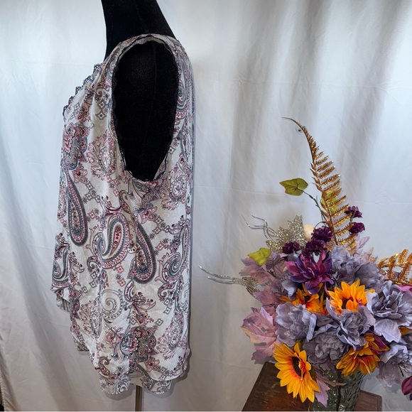 White House Black Market Paisley Lace Trim Sleeveless V-Neck Blouse Boho Chic - Picture 3 of 9